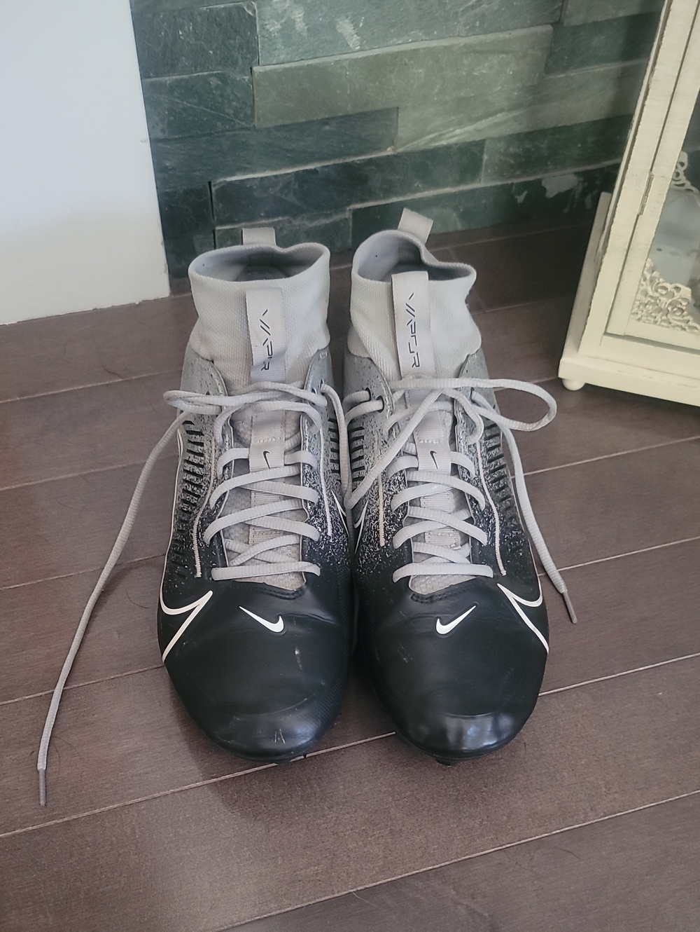 Nike Men's Black and Gray High-Top Athletic Cleats